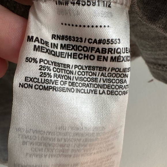 Nike women’s large Ohio state V neck t-shirt. - Picture 2 of 5